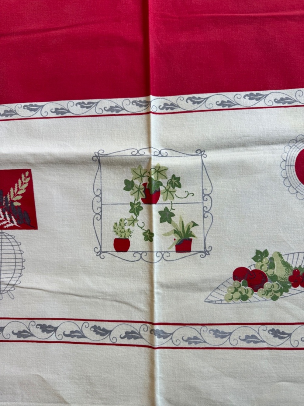 VINTAGE TABLECLOTH - Picture 4 of 4